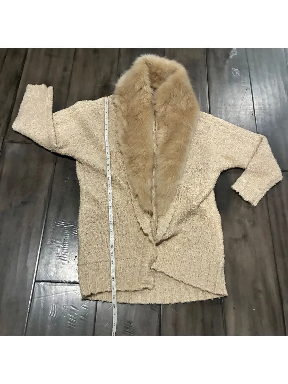 Guess Turning Heads in Hollywood Faux Fur Collar Sweater in Cream - Size Large